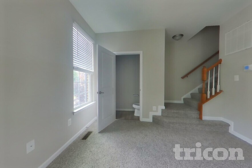 Building Photo - 5427 Double Day Ln