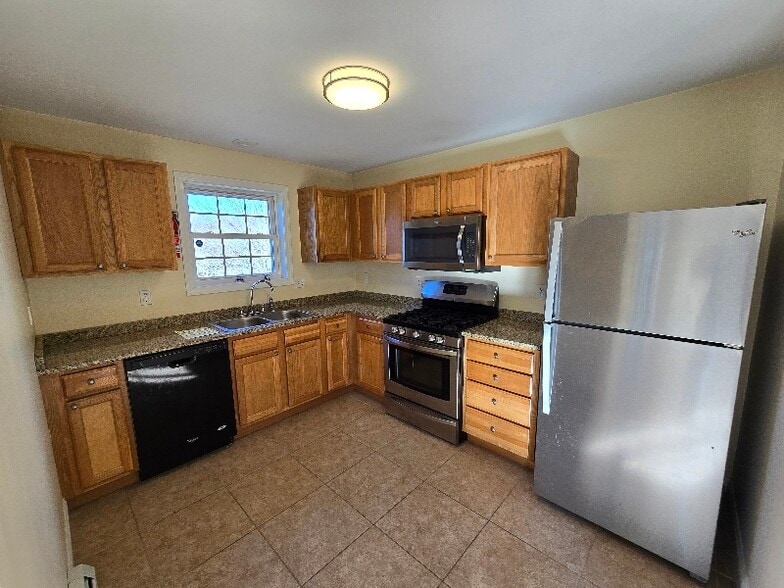 Building Photo - 437 Lapan Rd