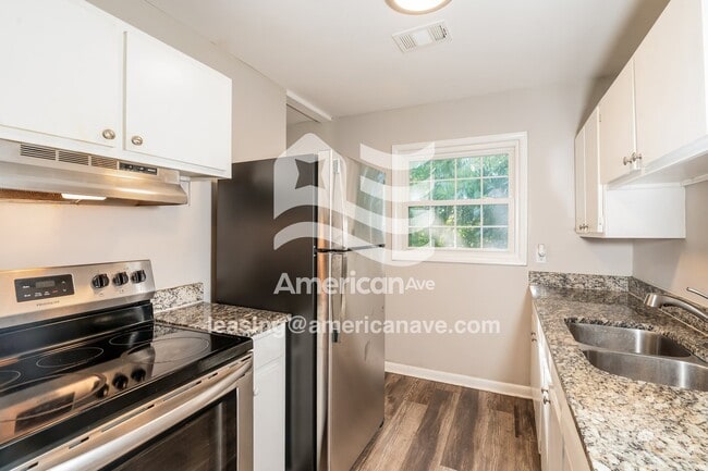 Building Photo - 203 Stevens St