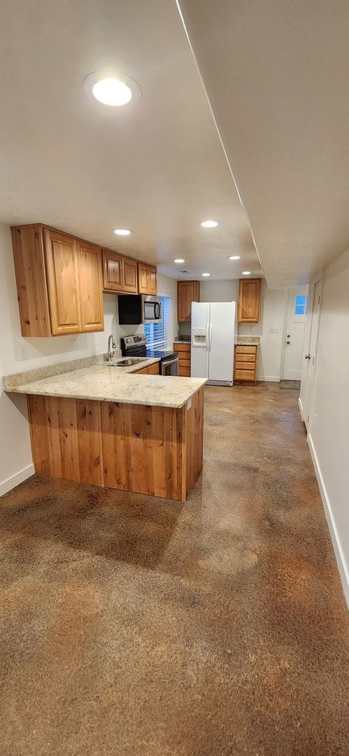 Building Photo - Herriman 6 Bedroom Home!!