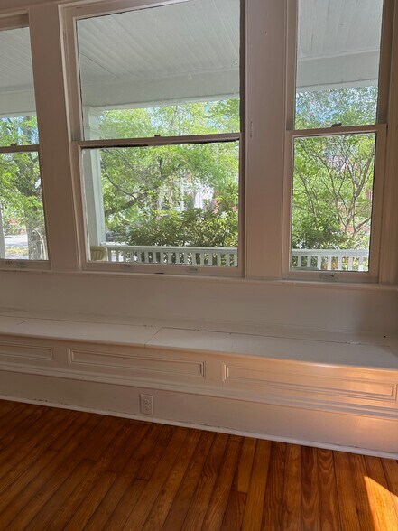 Building Photo - 114 S 5th Ave