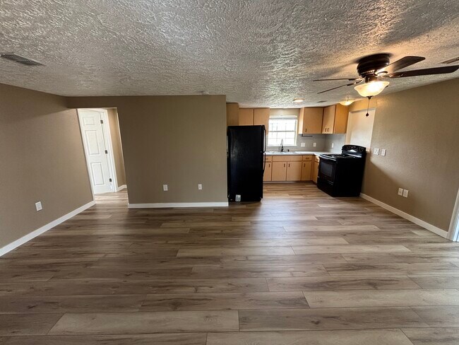 Building Photo - 1225 W Pierce St