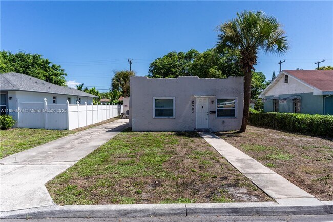 Building Photo - 702 50th St