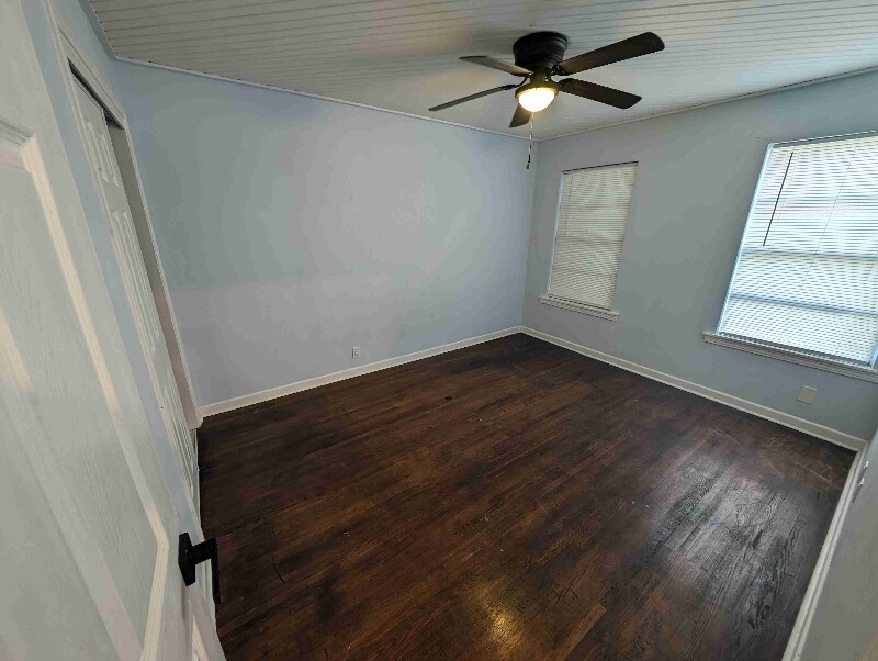 Building Photo - 339 W Bedford Ave