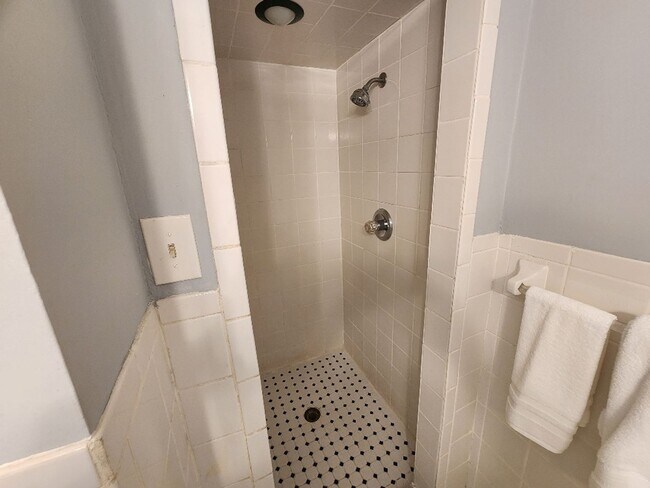 Building Photo - 798 11th Ave