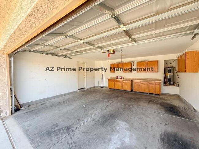 Building Photo - 583 W Racine Loop