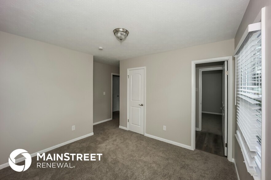 Building Photo - 3785 Benchmark Dr