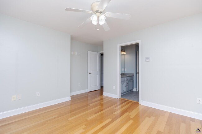 Building Photo - 100 Montview Way
