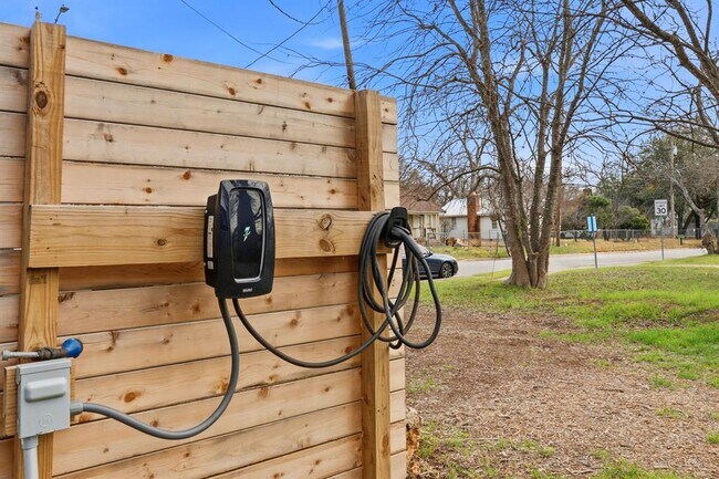 Building Photo - 1148 Gunter St