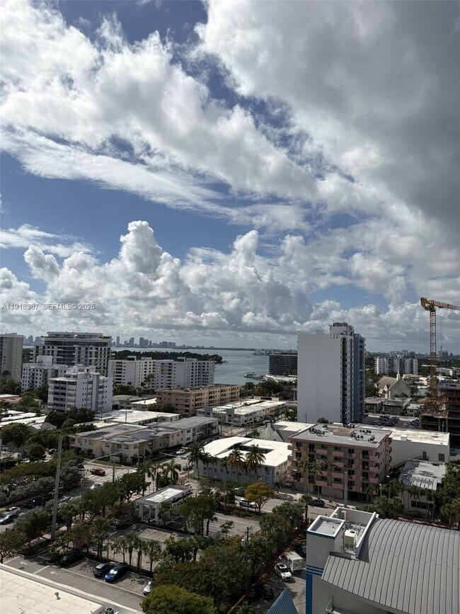 Building Photo - 6917 Collins Ave