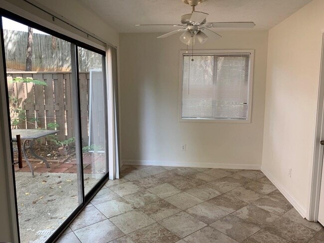 Building Photo - 2004 Parkaire Crossing