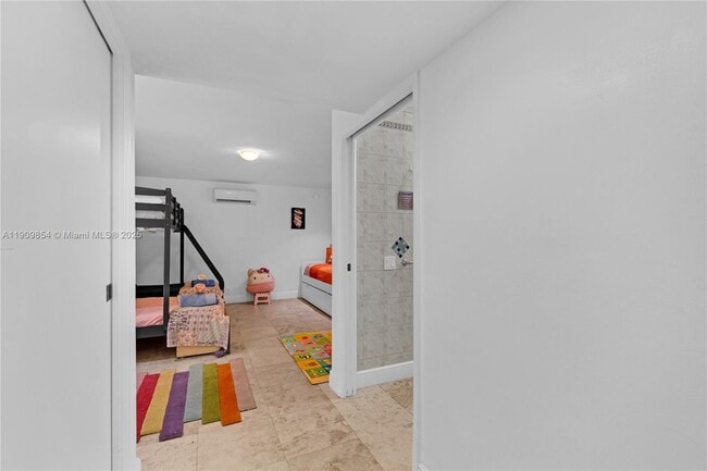 Building Photo - 3338 Taft St