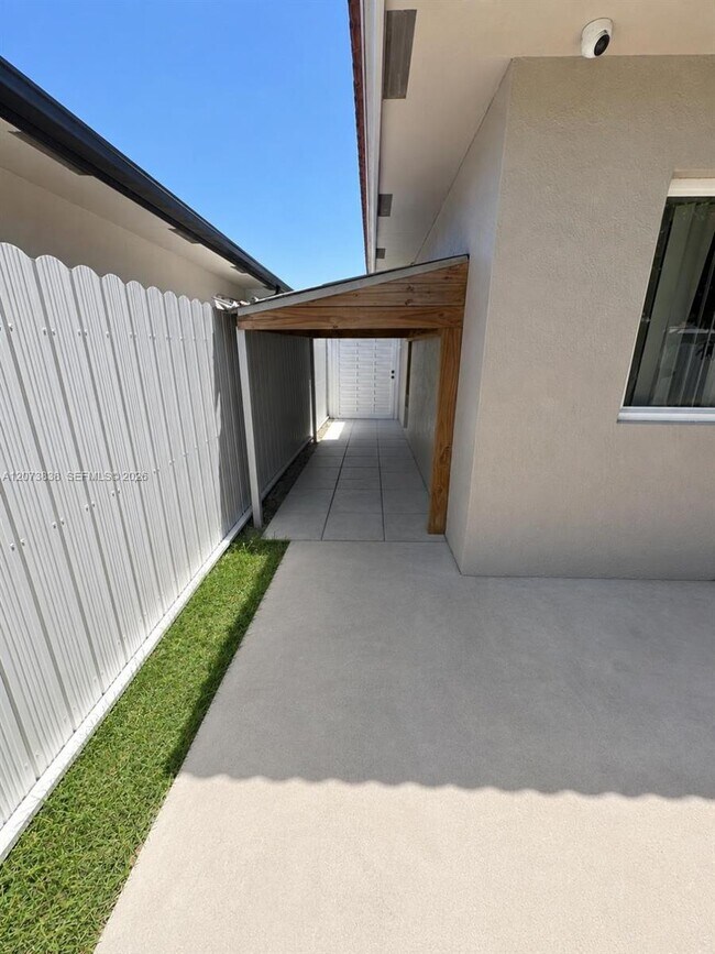Building Photo - 18116 SW 139th Pl