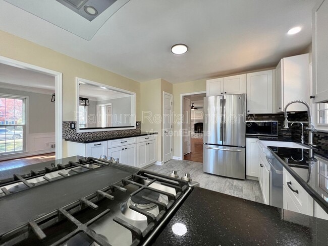 Building Photo - 3707 Rogers Cove
