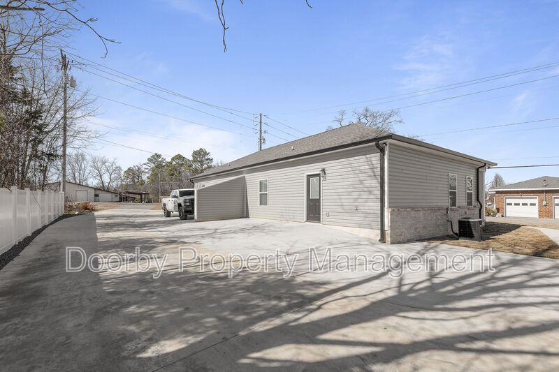 Building Photo - 24 Alden Ln