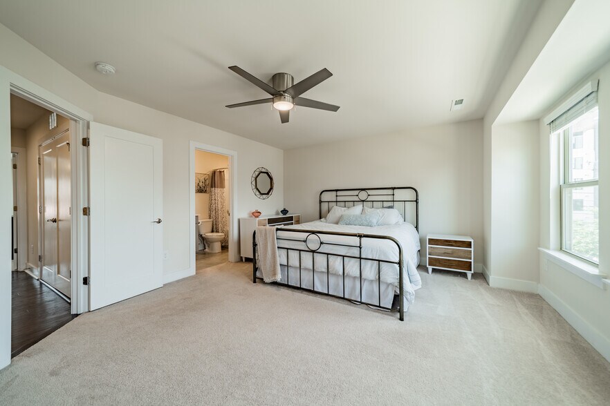 Building Photo - 17137 Soho Dr