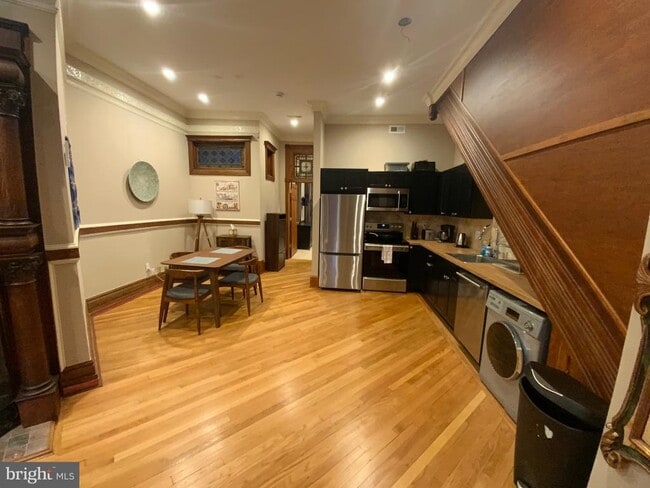 Building Photo - 1837 16th St NW