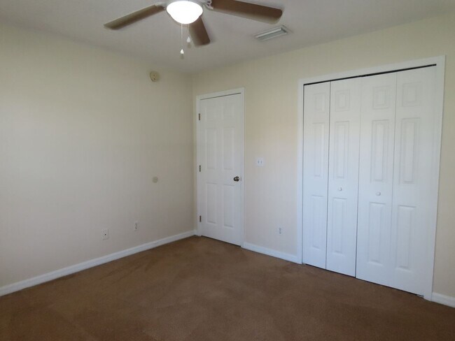Building Photo - Spacious 4 Bedroom Pool Home Plus Addition...
