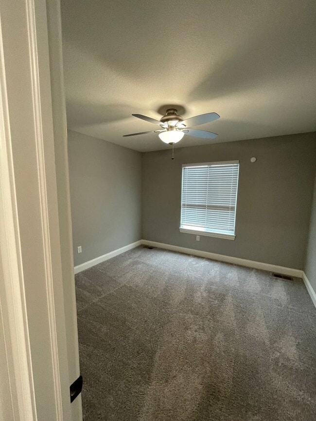 Building Photo - 3419 Laughlin St