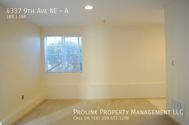 Building Photo - 4337 9th Ave NE