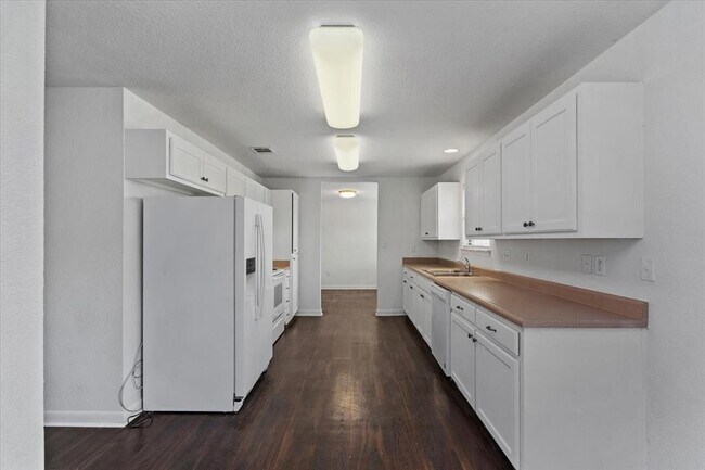 Building Photo - 3324 FM1101