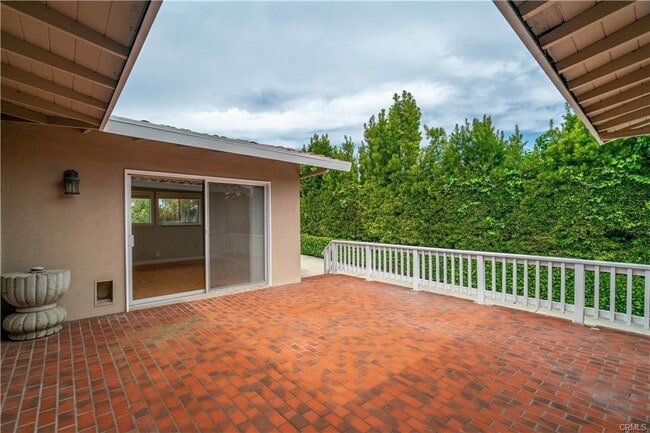 Primary Photo - 43 Coronel Plaza