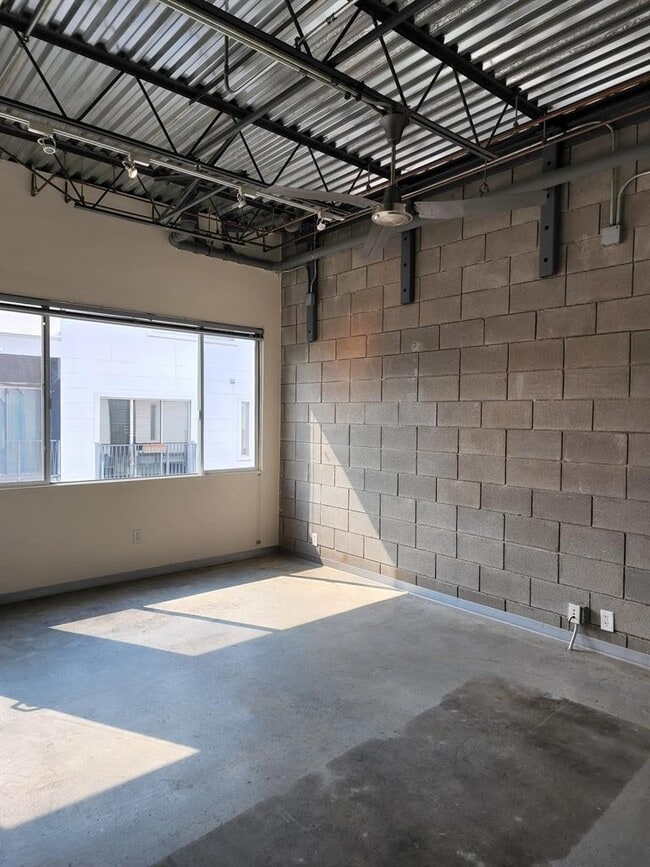 Building Photo - 4801 S Congress Ave