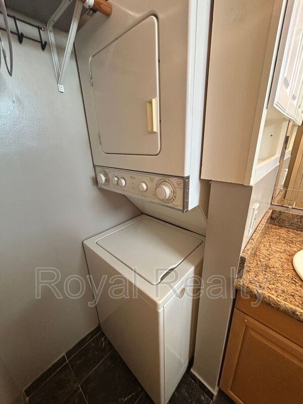 Building Photo - 1060 Kamehameha Hwy