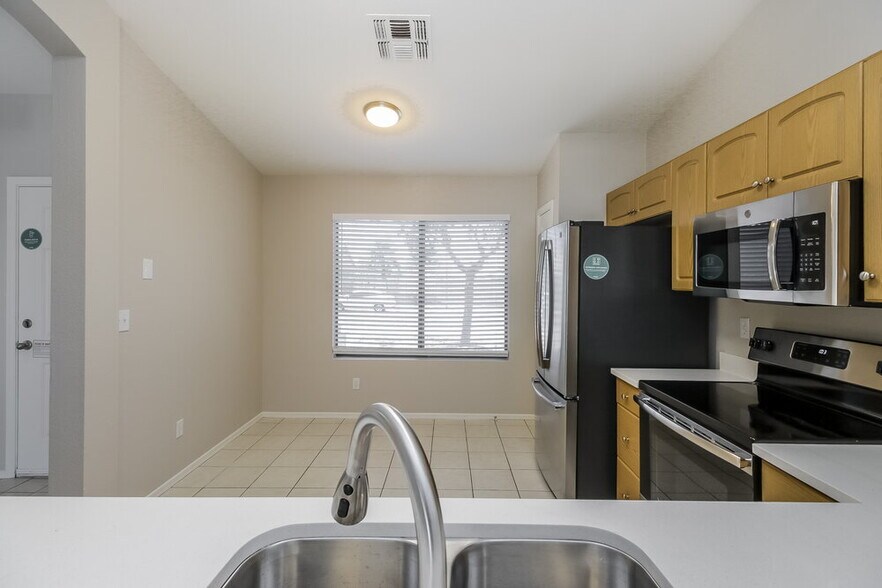 Building Photo - 8711 N 112th Ave