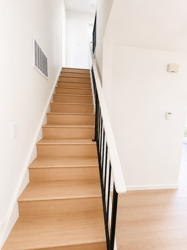 Building Photo - Townhome has been remodeled top to bottom, everything brand new!