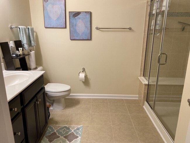 Building Photo - Beautiful 3 Bedroom, 2.5 bath with 2 Car Garage in Thompson Ridge!