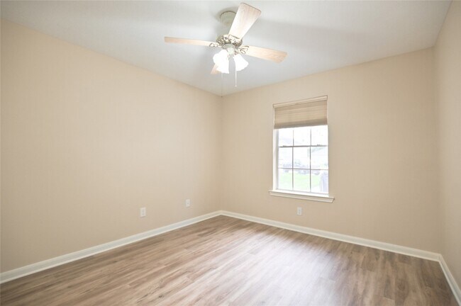 Building Photo - 203 Colony Creek Dr