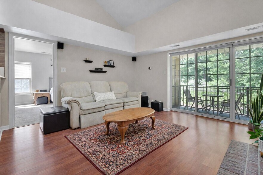 Building Photo - 510 Deer Run