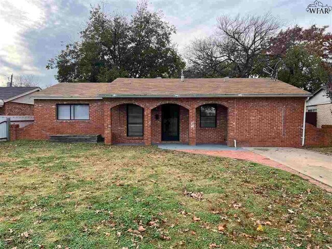 Primary Photo - 5026 Lakefront Dr