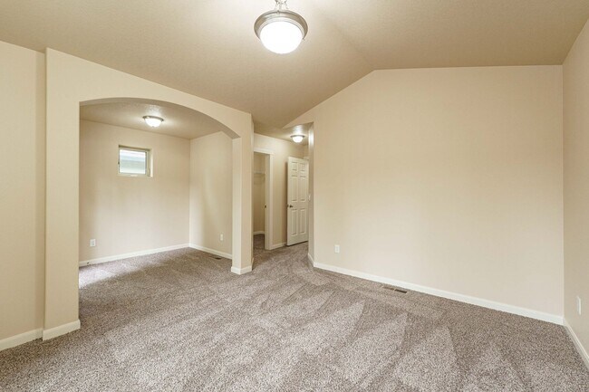 Building Photo - ASK ABOUT ONE MONTH FREE SPECIAL - Ask Us How! Convenient Location 3 Bedroom 2.5 Bathroom with Fe...