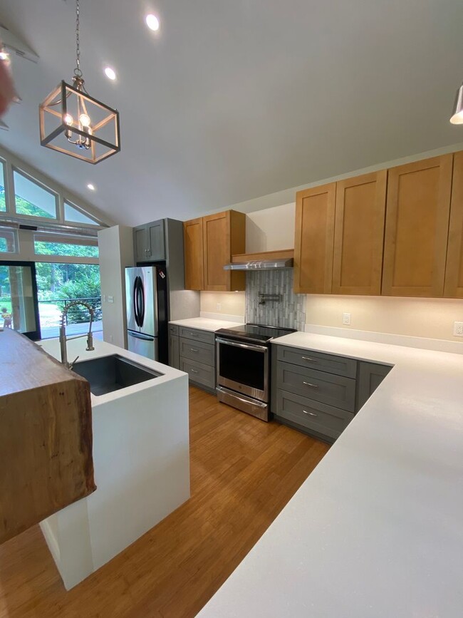 Building Photo - Kenilworth - Modern, Custom Build Now Avai...