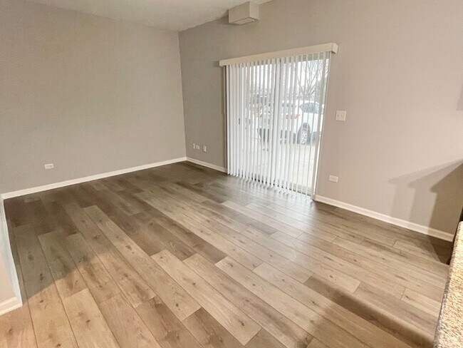 Building Photo - 809 E Main St