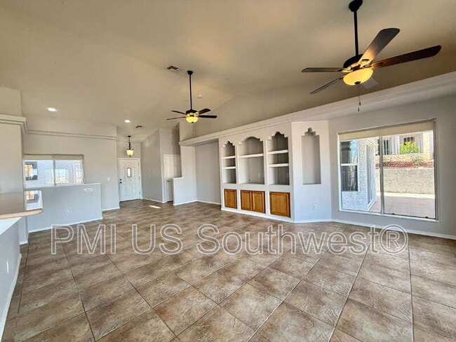 Building Photo - 2917 Desert Vista Dr