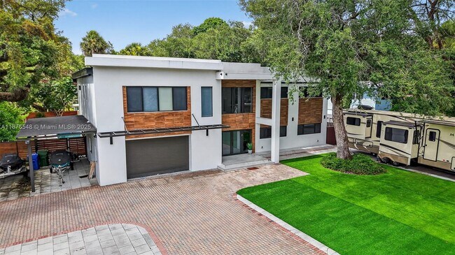 Primary Photo - 3000 Riverland Rd