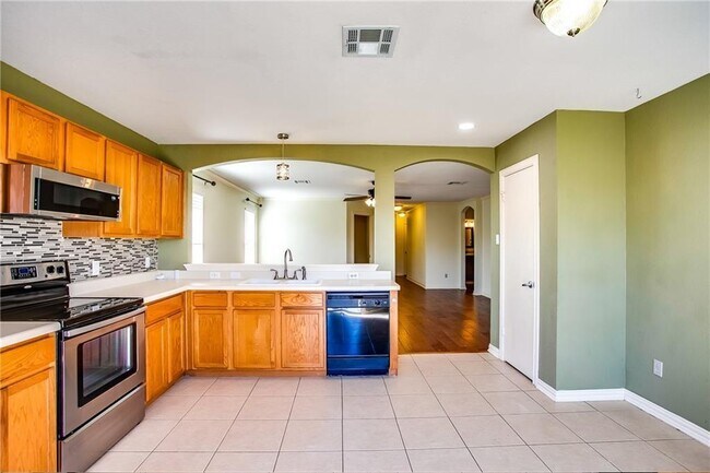 Building Photo - 122 Quail Hollow Dr