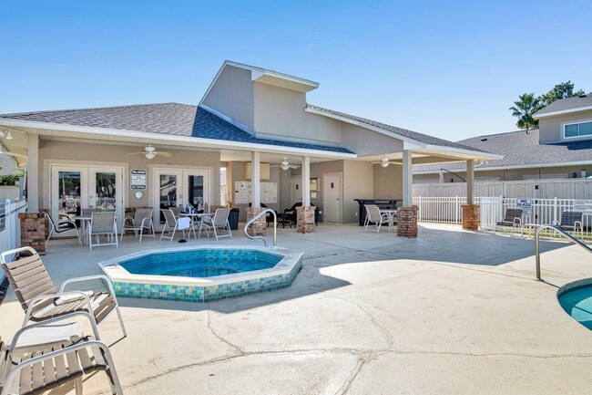 Building Photo - 501 Cotton Creek Dr