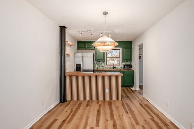 Building Photo - Fully Renovated Reynoldsburg Home