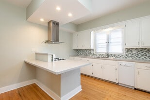 Building Photo - 2445 N Oakland Ave