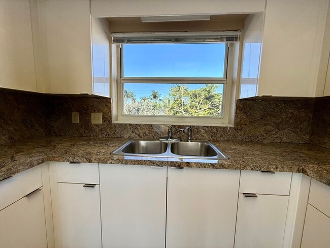 Building Photo - 1165 E Atlantic Ave