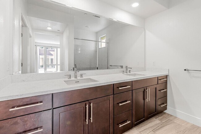 Building Photo - 380 Riesling Ave