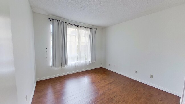 Building Photo - **Move-In Special!!** Dual-Master 2 Bed 2 ...