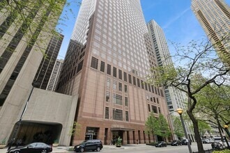 Building Photo - 161 E Chicago Ave