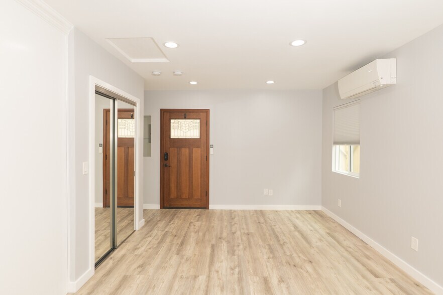 Building Photo - 5182 Canoga Ave
