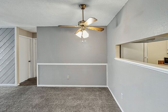 Building Photo - Charming Condo with Modern Amenities