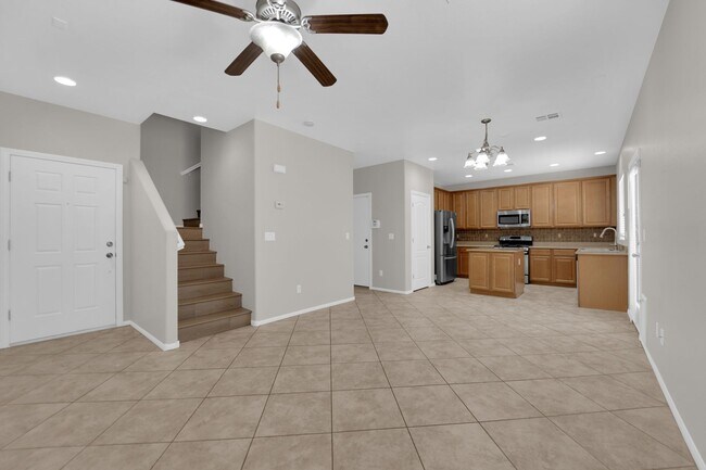 Building Photo - 3 bedroom home in gated community